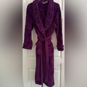 Coral Bay Deep Purple Plush Robe, Pockets, size M, GUC